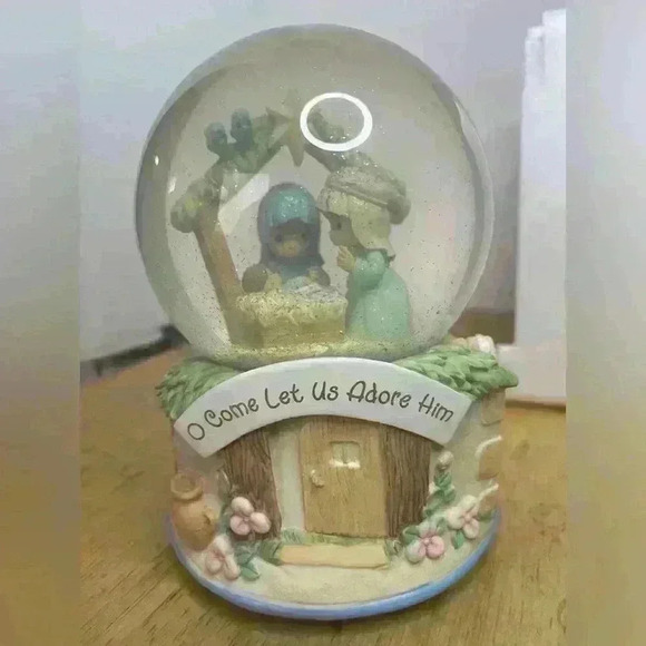 Precious Moments Musical Waterball -  O Little Town of Bethlehem'  - 2003 - NIP - Picture 6 of 7